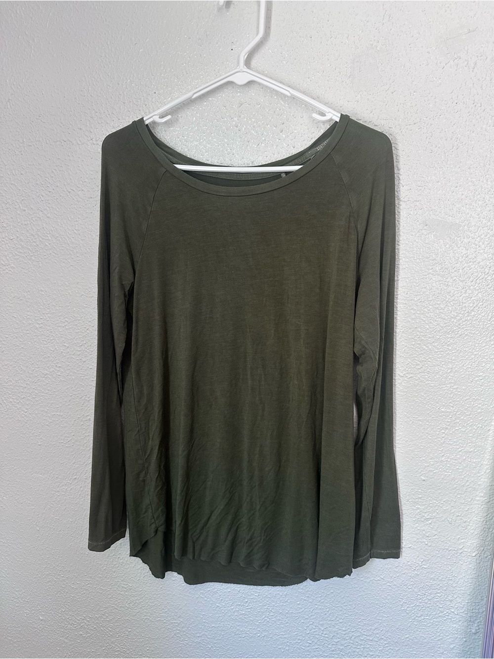 American Eagle Outfitters Women’s Medium Soft and Sexy Green Long Sleeve Shirt